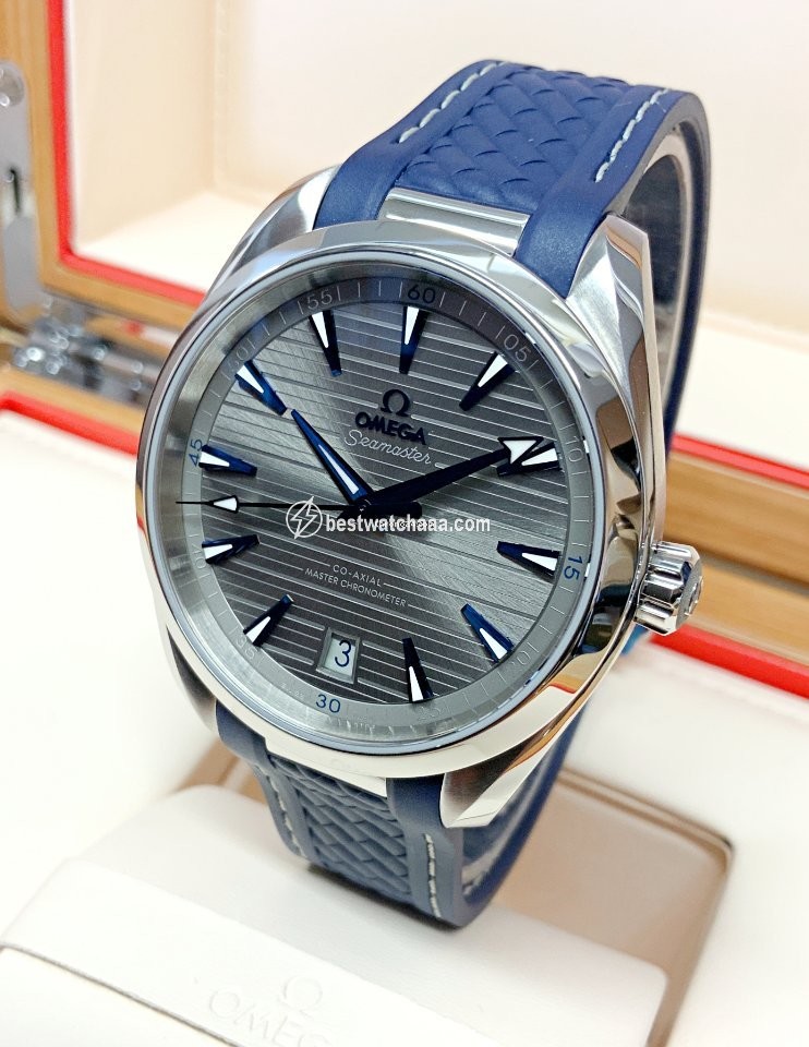 IMG_9085 Omega Seamaster Aqua Terra Mens watch Unisex Automatic Steel 220.12.41.21.06.001 Replica 2