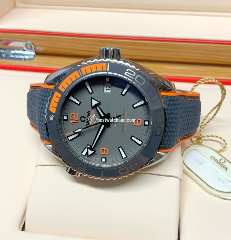 IMG_9085 Omega Seamaster Planet Ocean Mens watch Unisex Automatic Titanium 215.92.44.21.99.001 Replica 2