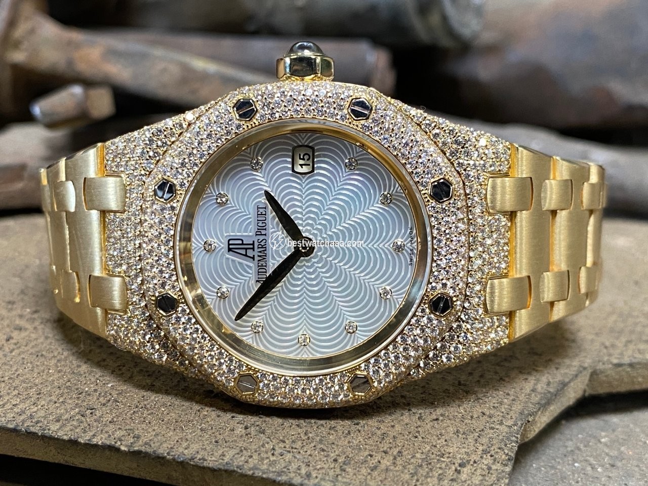 IMG_9085 Audemars Piguet Royal Oak Lady Womens watch Quartz Yellow gold 67605BA.ZZ.D080SU.01 Replica 2