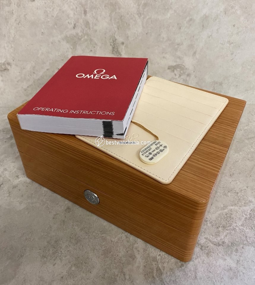 IMG_9085 Omega Speedmaster Day Date Mens watch Unisex Automatic Gold Steel 323.21.40.44.01.001 Replica 2