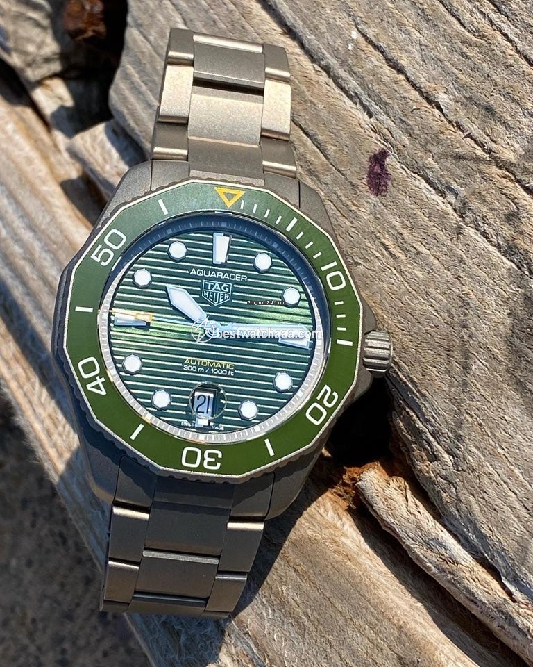 IMG_9085 TAG Heuer Aquaracer 300M Mens watch Unisex Automatic Titanium WBP208B.BF0631 Replica 2