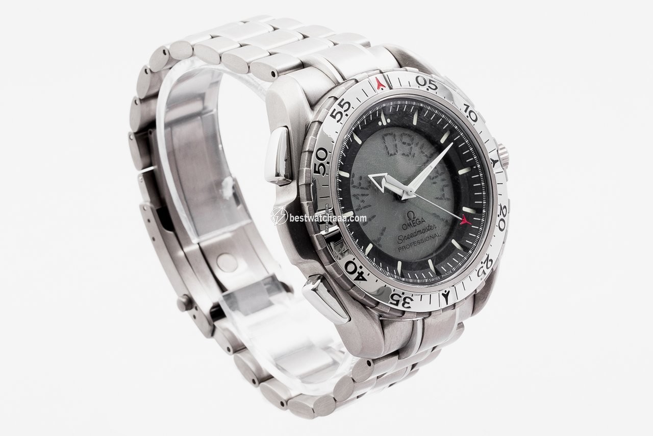 IMG_9085 Omega Speedmaster Titanium 39905006 Replica 2