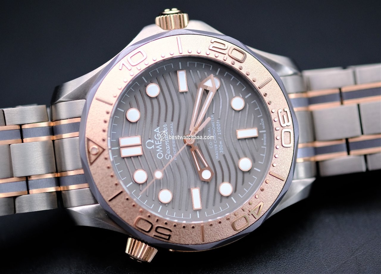 IMG_9085 Omega Seamaster Diver 300 M Mens watch Unisex Automatic Titanium 210.60.42.20.99.001 Replica 2