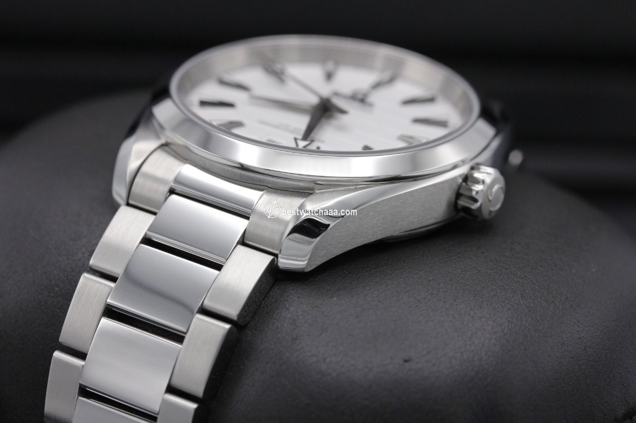 IMG_9085 Omega Seamaster Aqua Terra Steel 220.10.38.20.02.001 Replica 2
