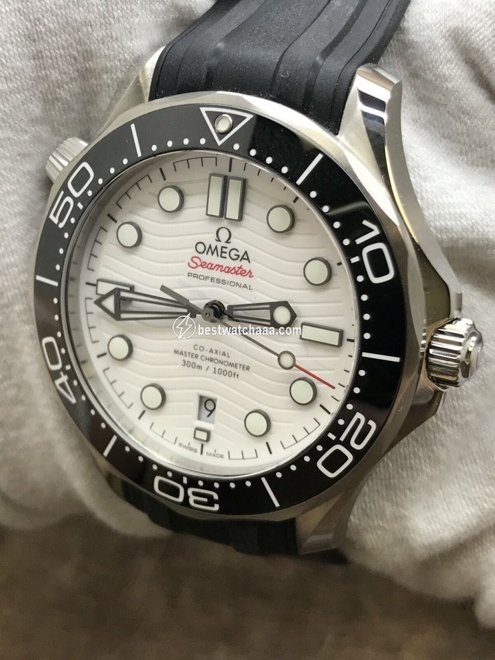 IMG_9085 Omega Seamaster Diver 300 M Automatic Steel 300M 210.32.42.20.04.001 Replica 2