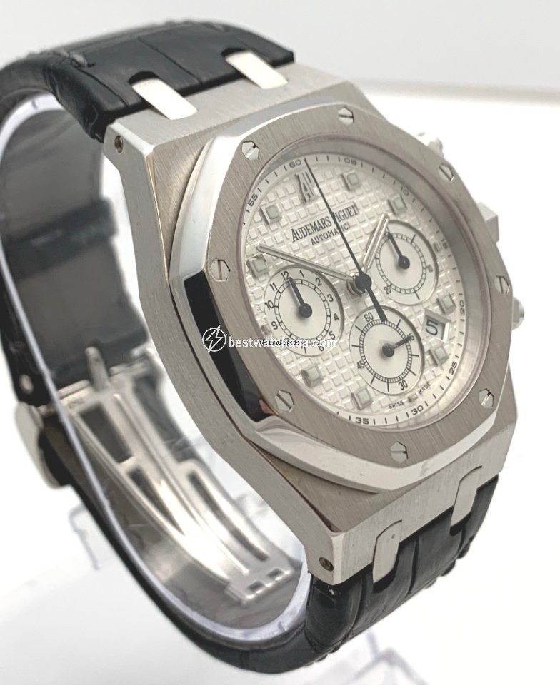 IMG_9086 Audemars Piguet Royal Oak Chronograph Mens watch Unisex Automatic White gold 26022BC.OO.D002CR.01 3