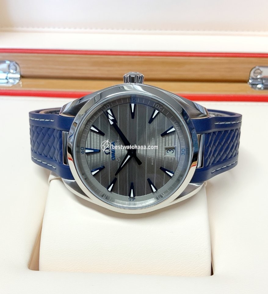 IMG_9086 Omega Seamaster Aqua Terra Mens watch Unisex Automatic Steel 220.12.41.21.06.001 3