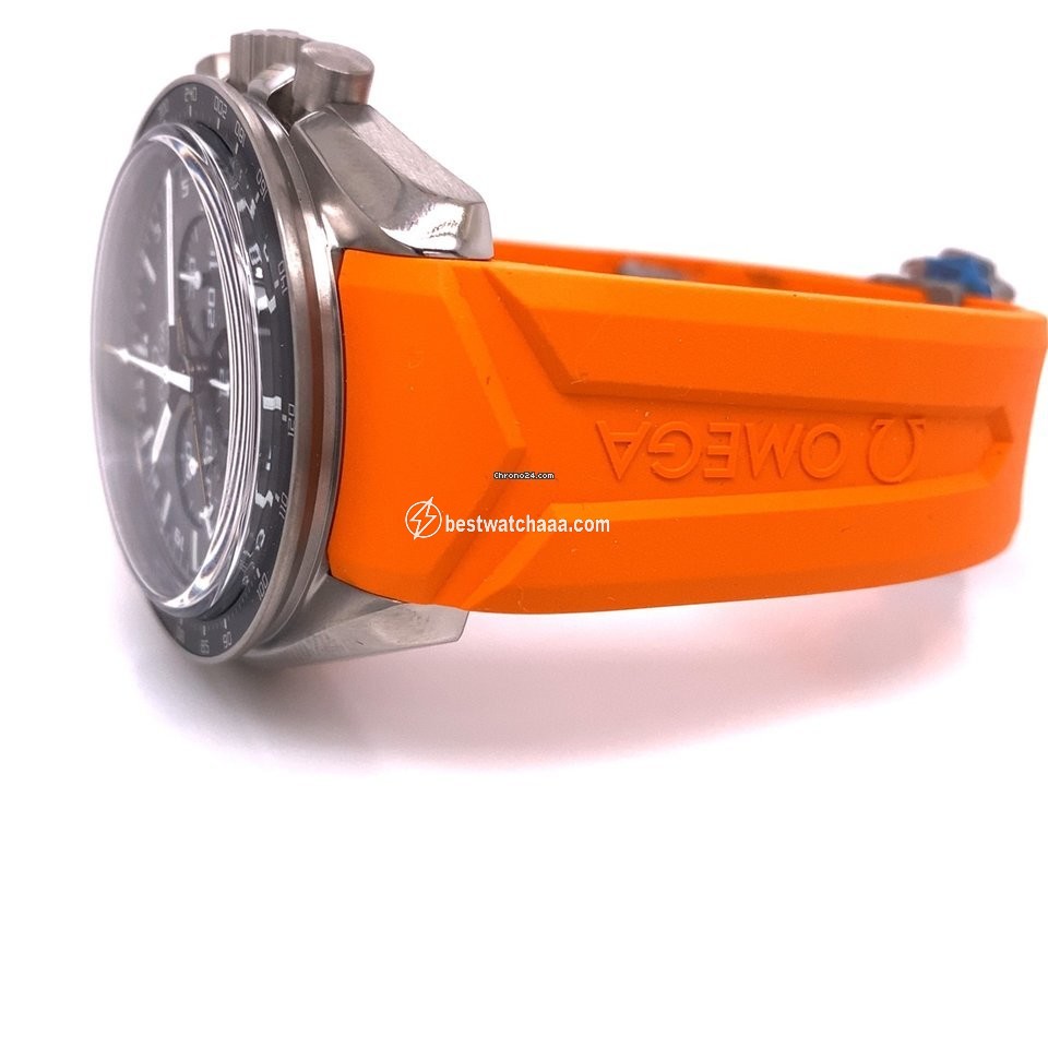 IMG_9086 Omega Speedmaster HB-SIA Mens watch Unisex Automatic Titanium 321.92.44.52.01.003 3