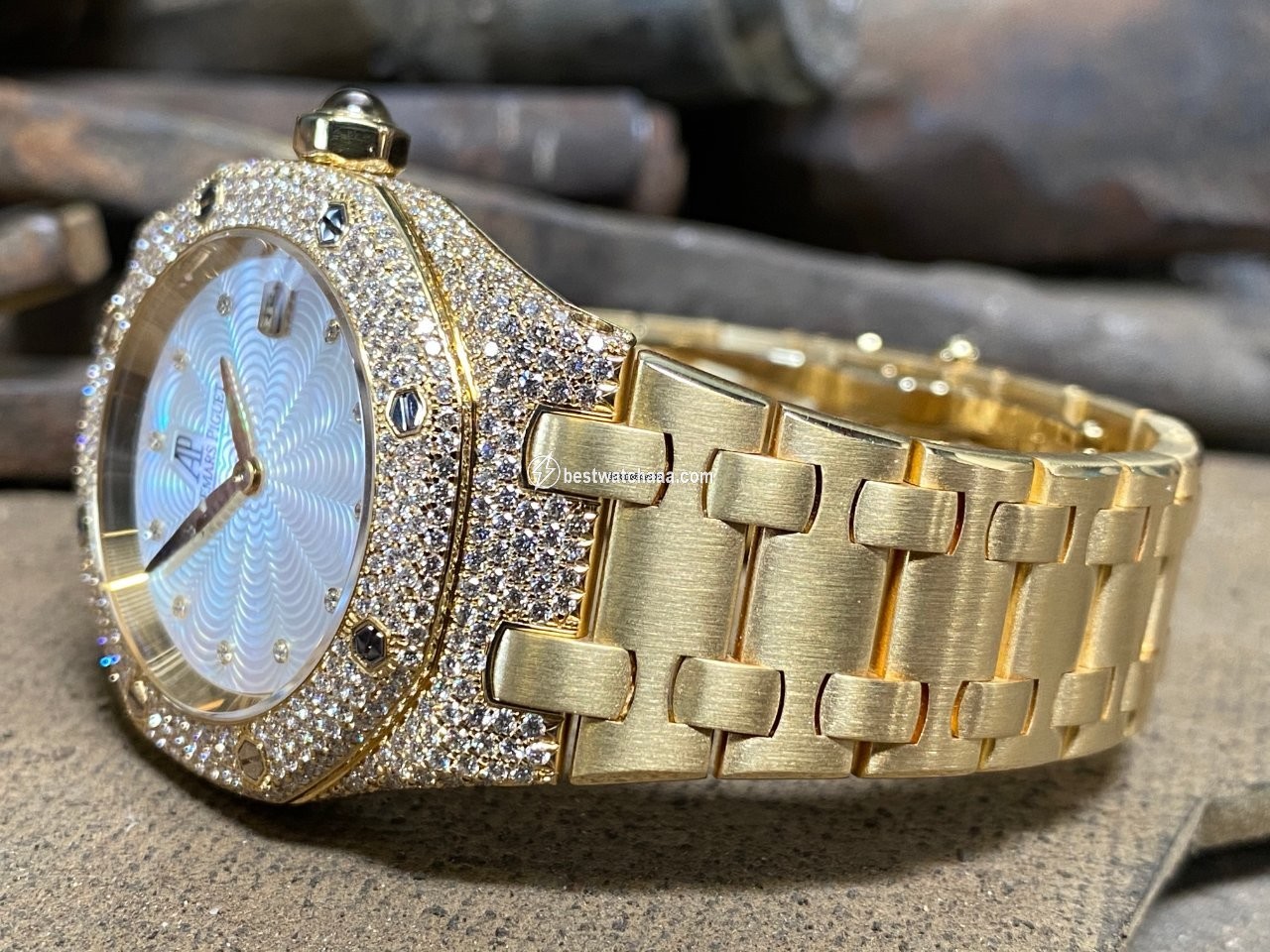 IMG_9086 Audemars Piguet Royal Oak Lady Womens watch Quartz Yellow gold 67605BA.ZZ.D080SU.01 3