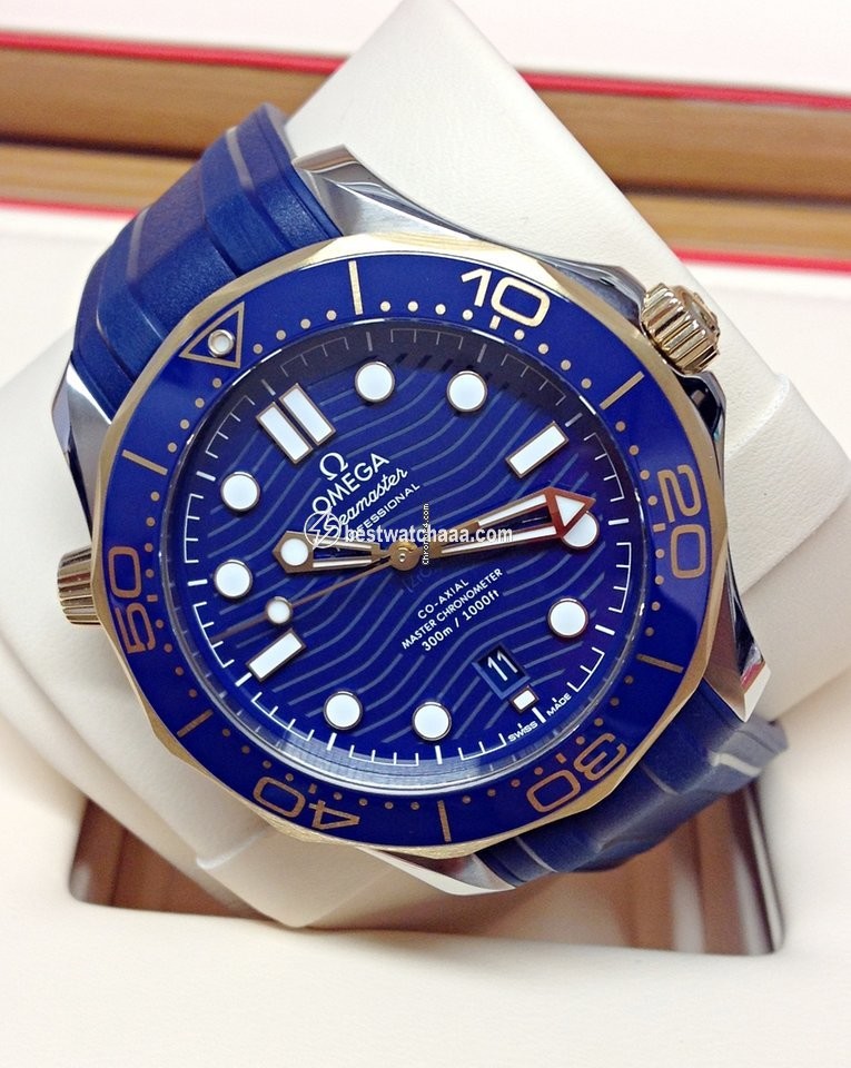 IMG_9086 Omega Seamaster Diver 300 M Mens watch Unisex Automatic Gold Steel 210.22.42.20.03.001 3