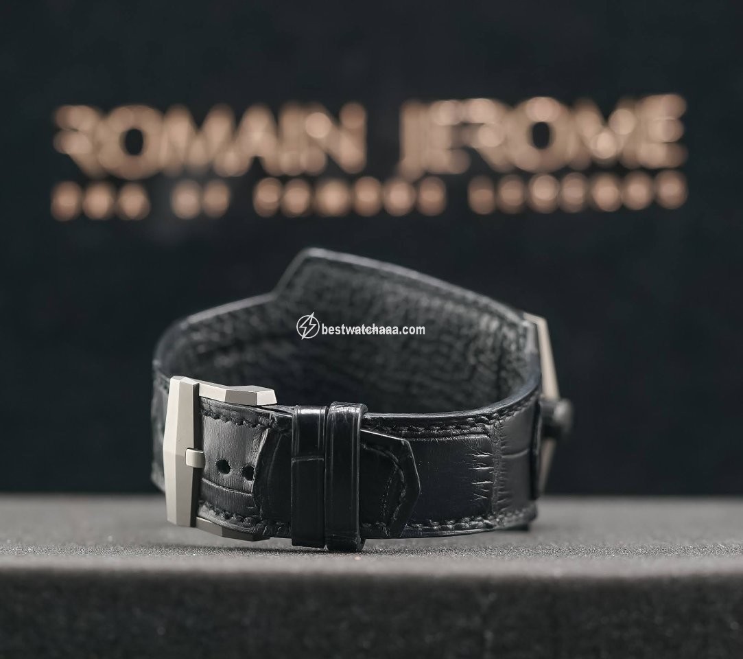 IMG_9086 Romain Jerome Moon-DNA Mens watch Unisex Automatic Carbon RJ.M.AU.SC.003.01 3