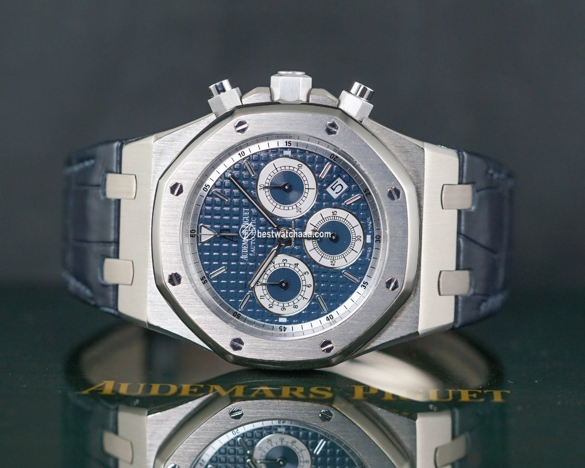 IMG_9086 Audemars Piguet Royal Oak Chronograph Mens watch Unisex Automatic White gold 26022BC.OO.D028CR.01 3