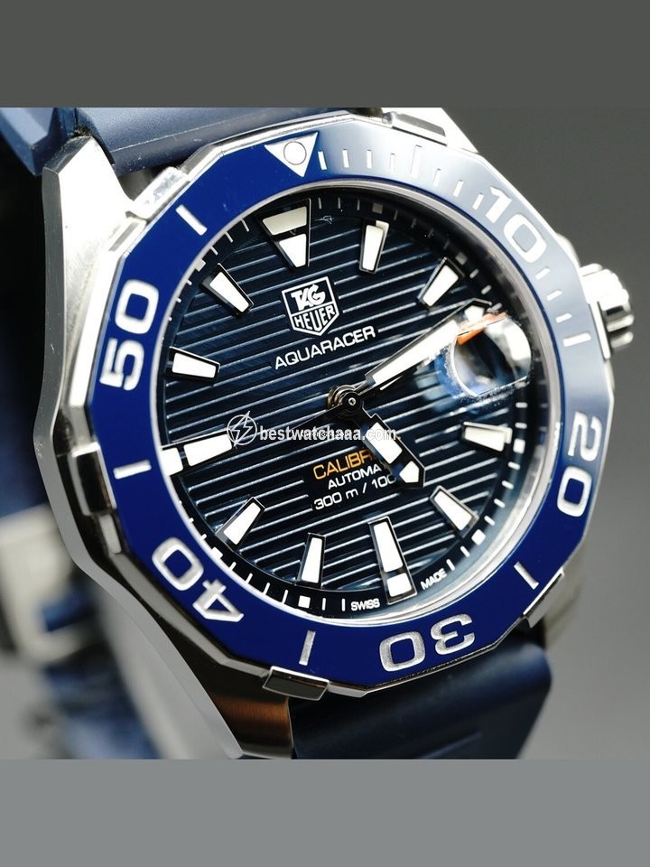 IMG_9086 TAG Heuer Aquaracer 300M Mens watch Unisex Automatic Steel 5 WAY211C 3