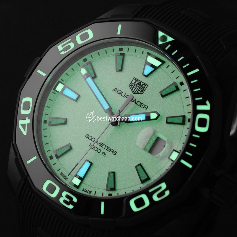 IMG_9086 TAG Heuer Aquaracer Mens watch Unisex Titanium WAY108A 3