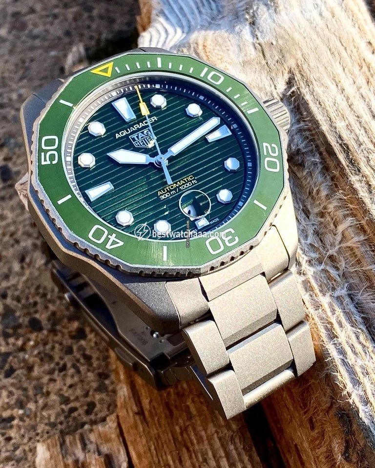 IMG_9086 TAG Heuer Aquaracer 300M Mens watch Unisex Automatic Titanium WBP208B.BF0631 3