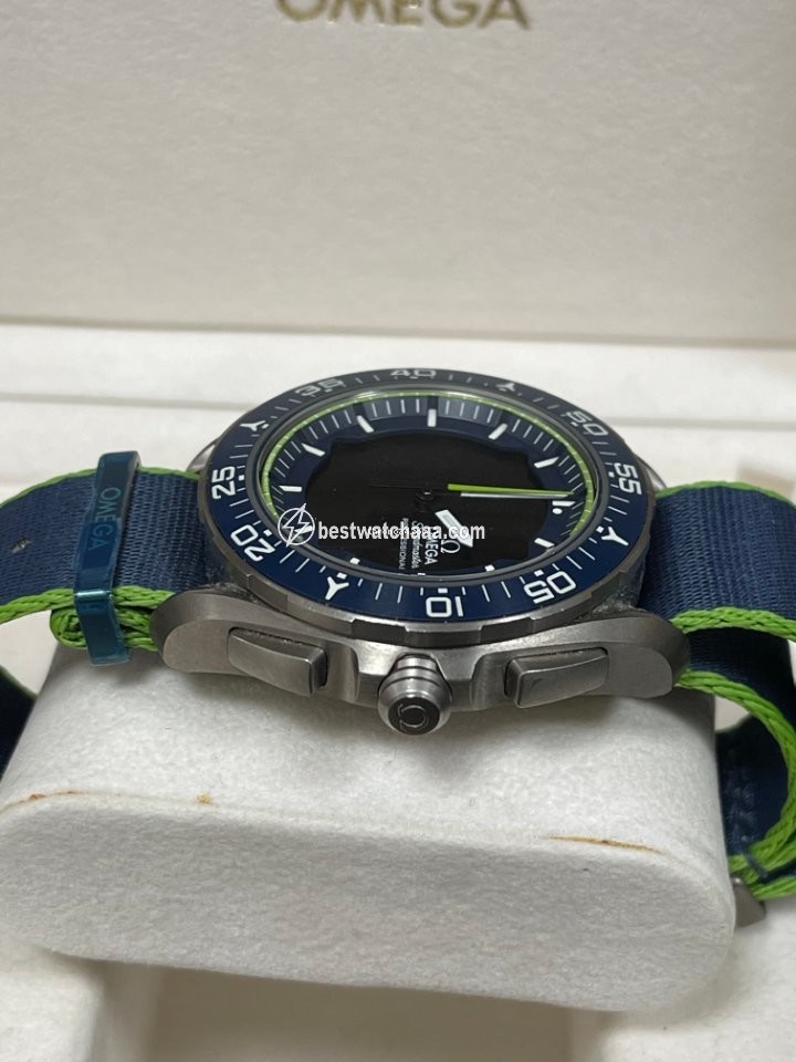 IMG_9086 Omega Speedmaster Skywalker X-33 Mens watch Unisex Quartz Titanium 318.92.45.79.03.001 3