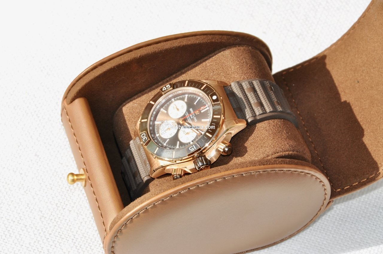 IMG_9086 Breitling Chronomat Mens watch Unisex Automatic Rose gold RB0136E31Q1S1 3