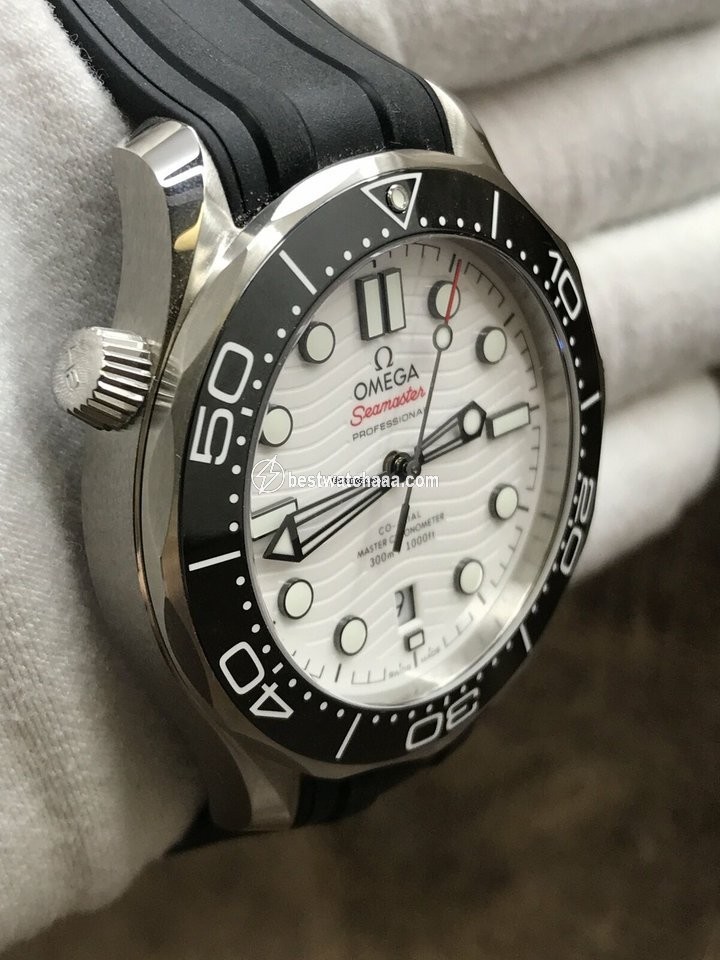 IMG_9086 Omega Seamaster Diver 300 M Automatic Steel 300M 210.32.42.20.04.001 3