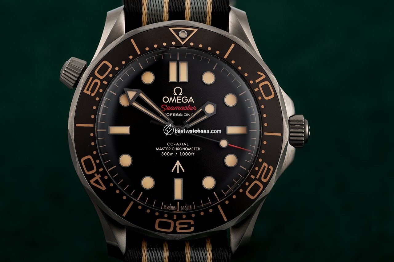 IMG_9086 Omega Seamaster Diver 300 M Automatic Titanium 210.92.42.20.01.001 3