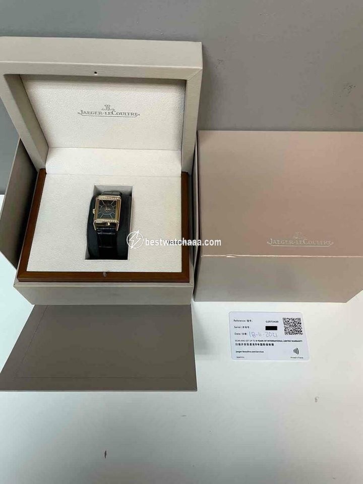 IMG_9086 Jaeger-LeCoultre Reverso Classic Medium Duetto Automatic Rose gold Q2572420 3