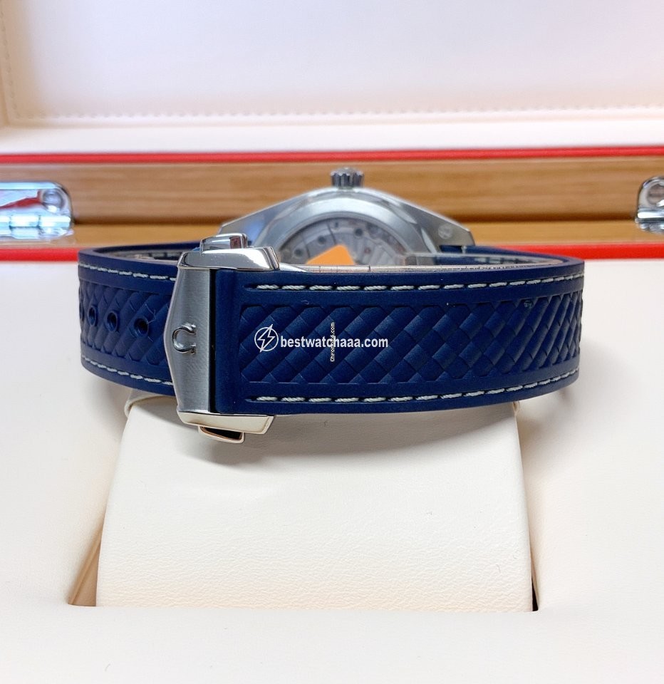 IMG_9081 Omega Seamaster Aqua Terra Mens watch Unisex Automatic Steel 220.12.41.21.06.001 Replica 4