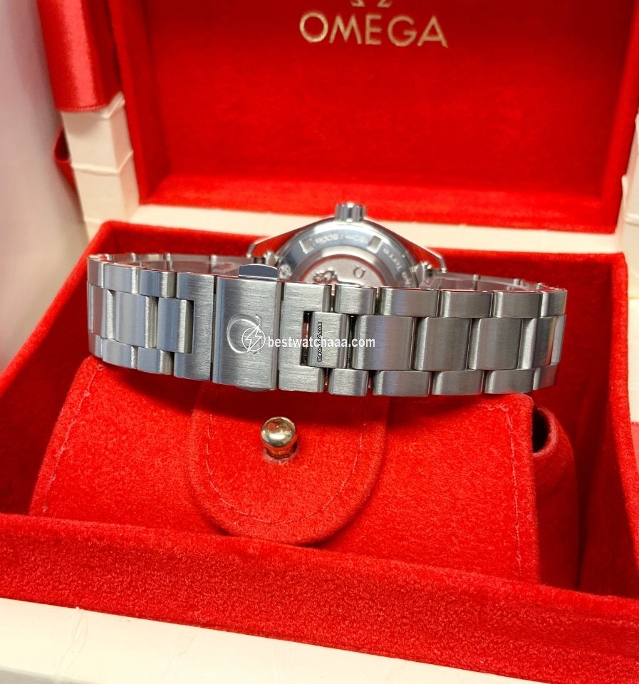 IMG_9081 Omega Seamaster Aqua Terra Womens watch Quartz Steel 231.10.30.61.56.001 Replica 4
