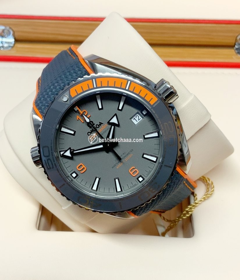 IMG_9081 Omega Seamaster Planet Ocean Mens watch Unisex Automatic Titanium 215.92.44.21.99.001 Replica 4
