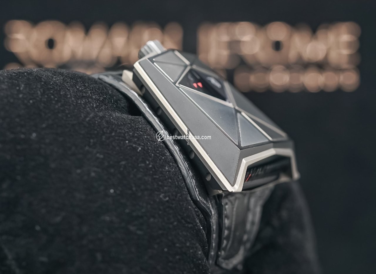 IMG_9081 Romain Jerome Moon-DNA Mens watch Unisex Automatic Carbon RJ.M.AU.SC.003.01 Replica 4