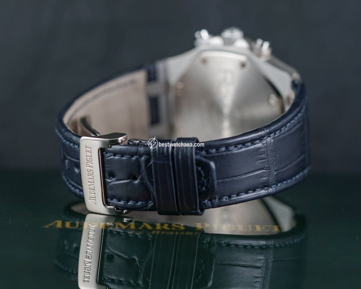 IMG_9081 Audemars Piguet Royal Oak Chronograph Mens watch Unisex Automatic White gold 26022BC.OO.D028CR.01 Replica 4