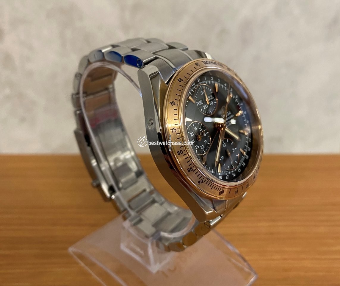 IMG_9081 Omega Speedmaster Day Date Mens watch Unisex Automatic Gold Steel 323.21.40.44.01.001 Replica 4