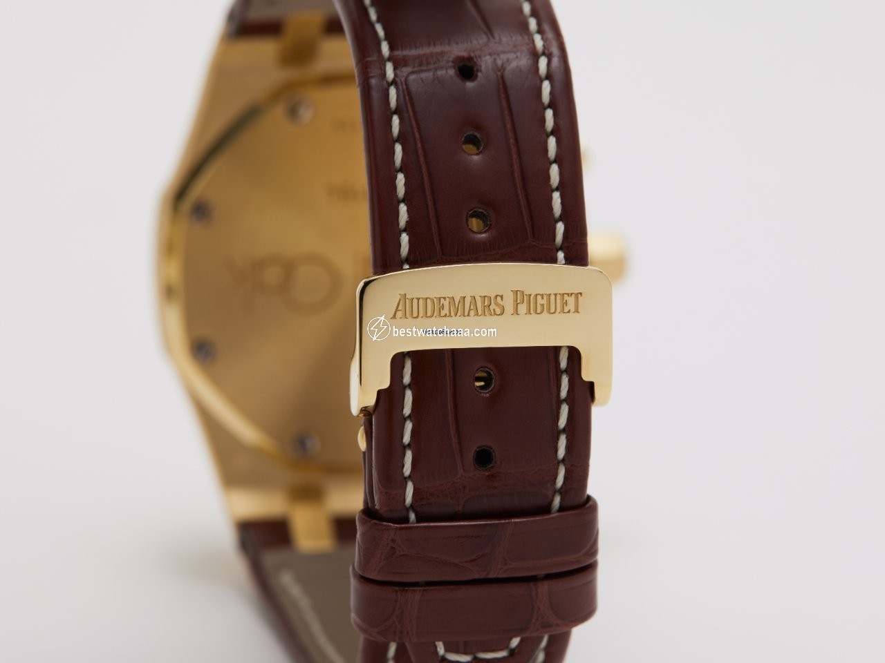 IMG_9081 Audemars Piguet Royal Oak Chronograph Mens watch Unisex Automatic Yellow gold 26022BA.OO.D088CR.01 Replica 4