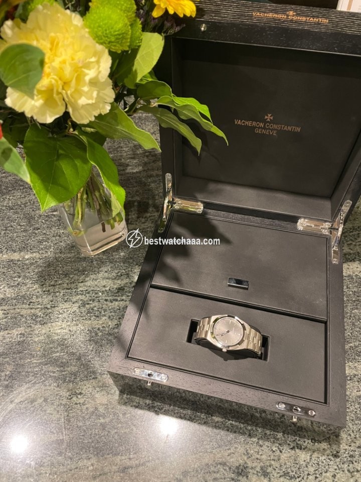 IMG_9081 Vacheron Constantin Overseas Mens watch Unisex Automatic White gold 2000V 120G-B122 Replica 4