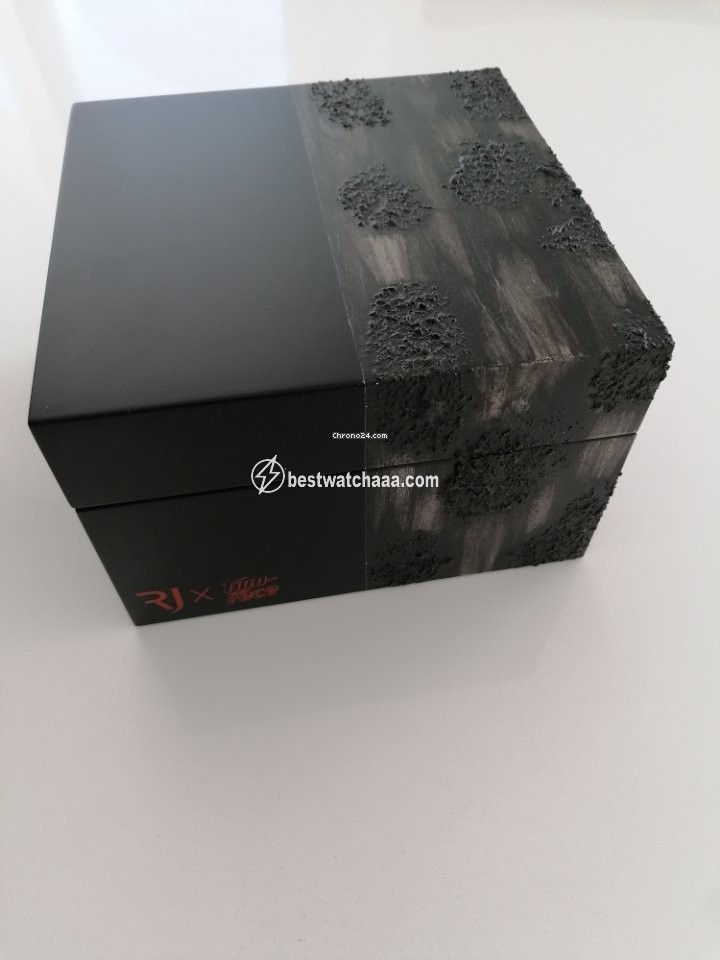IMG_9081 Romain Jerome Mens watch Unisex Manual winding Titanium 1C45S.TTTR.5023.AR.TWF18 Replica 4