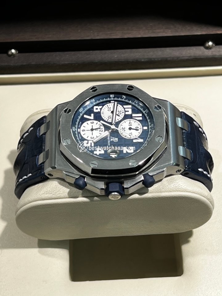 IMG_9081 Audemars Piguet Royal Oak Offshore Chronograph Mens watch Unisex Automatic Steel 26170ST.OO.D305CR.01 Replica 4
