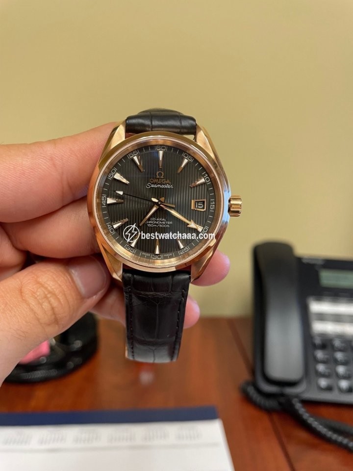 IMG_9081 Omega Seamaster Aqua Terra Mens watch Unisex Automatic Rose gold 231.53.42.21.06.001 Replica 4