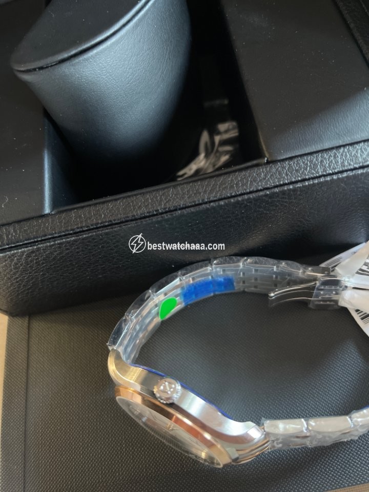 IMG_9081 Baume & Mercier Clifton Mens watch Unisex Gold Steel MOA10140 Replica 4