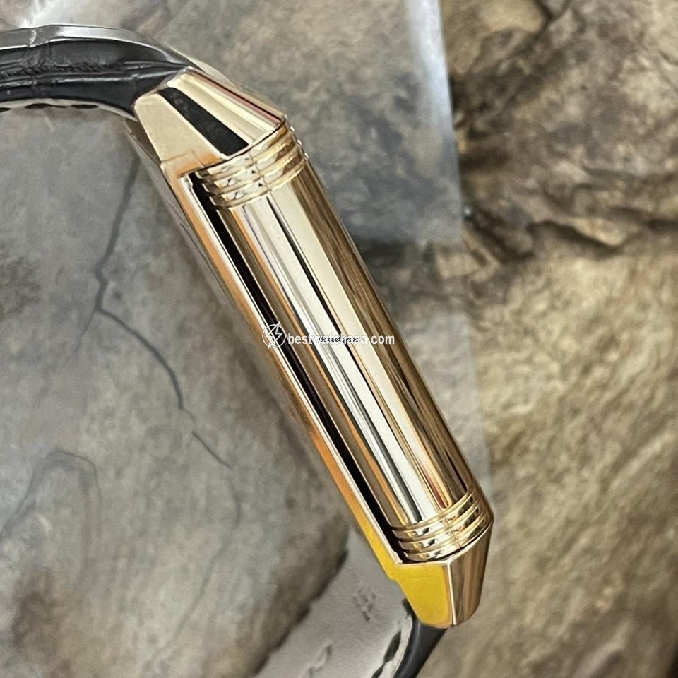 IMG_9081 Jaeger-LeCoultre Reverso Automatic Rose gold 273.2.62 Replica 4