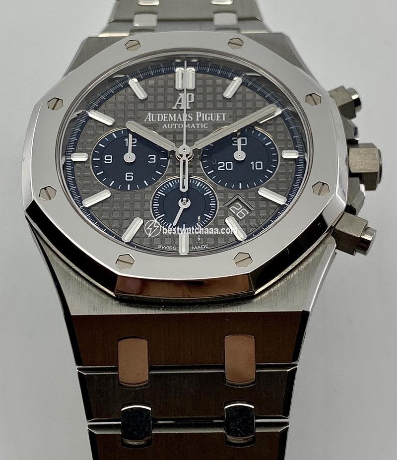 IMG_9081 Audemars Piguet Royal Oak Chronograph Automatic Titanium 26331IP.00.1220IP.01 Replica 4