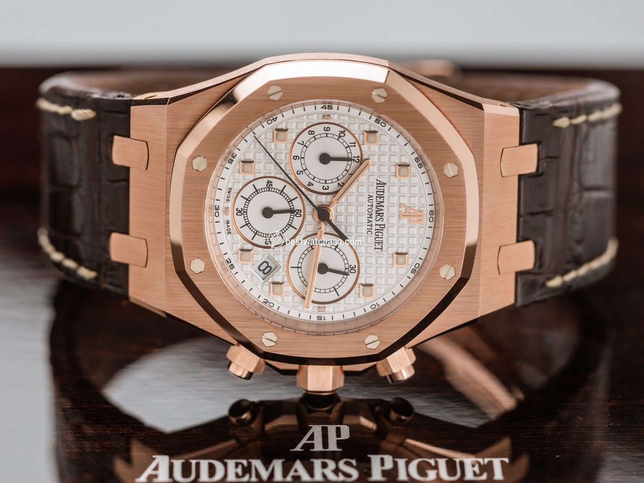 IMG_9081 Audemars Piguet Royal Oak Chronograph Mens watch Unisex Automatic Rose gold 26220OR Replica 4