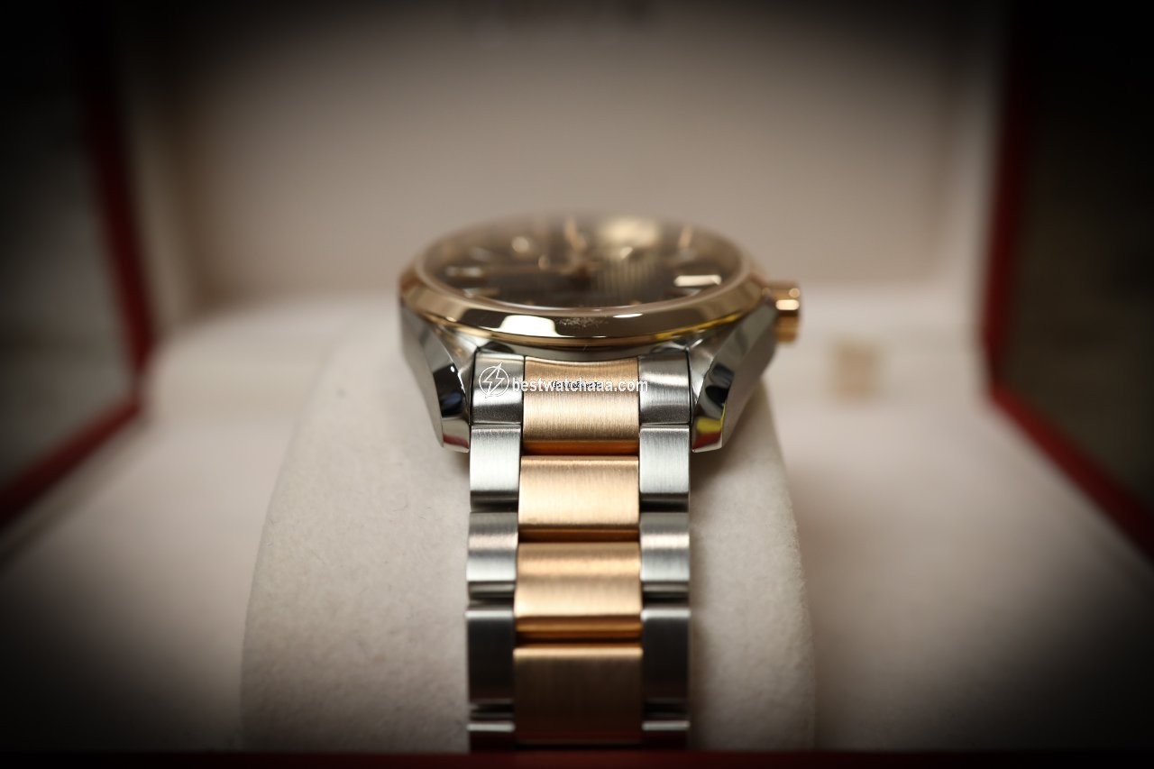 IMG_9081 Omega Seamaster Aqua Terra Mens watch Unisex Automatic Gold Steel 231.20.39.21.06.001 Replica 4