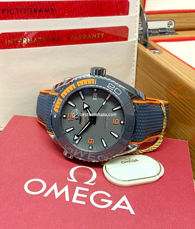 IMG_9081 Omega Seamaster Planet Ocean Mens watch Unisex Automatic Titanium 215.92.44.21.99.001 Replica 5