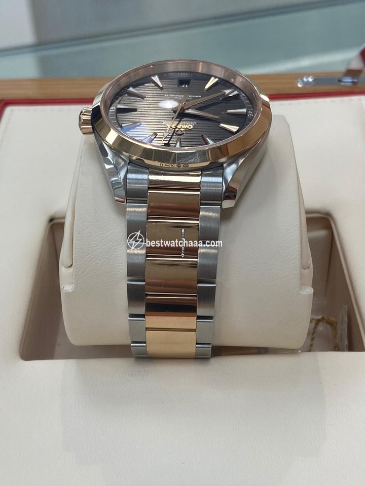 IMG_9081 Omega Seamaster Aqua Terra Mens watch Unisex Automatic Gold Steel 220.20.41.21.06.001 Replica 5