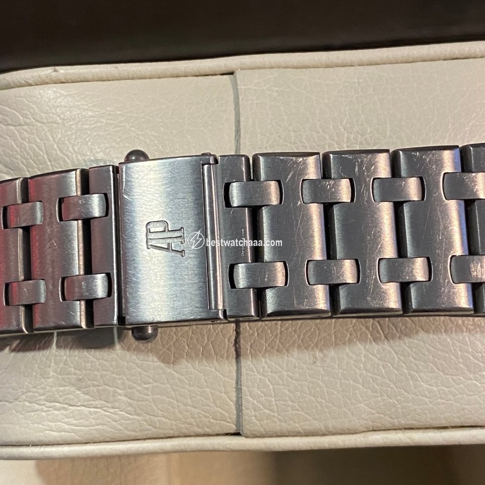 IMG_9081 Audemars Piguet Royal Oak Offshore Chronograph Mens watch Unisex Automatic Titanium 25721TI Replica 5