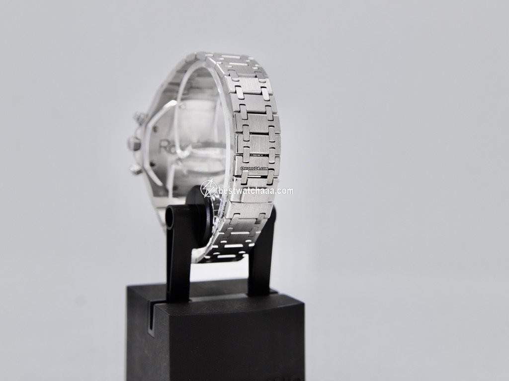 IMG_9081 Audemars Piguet Royal Oak Chronograph Automatic White gold 25960BC.OO.1185BC.01 Replica 5