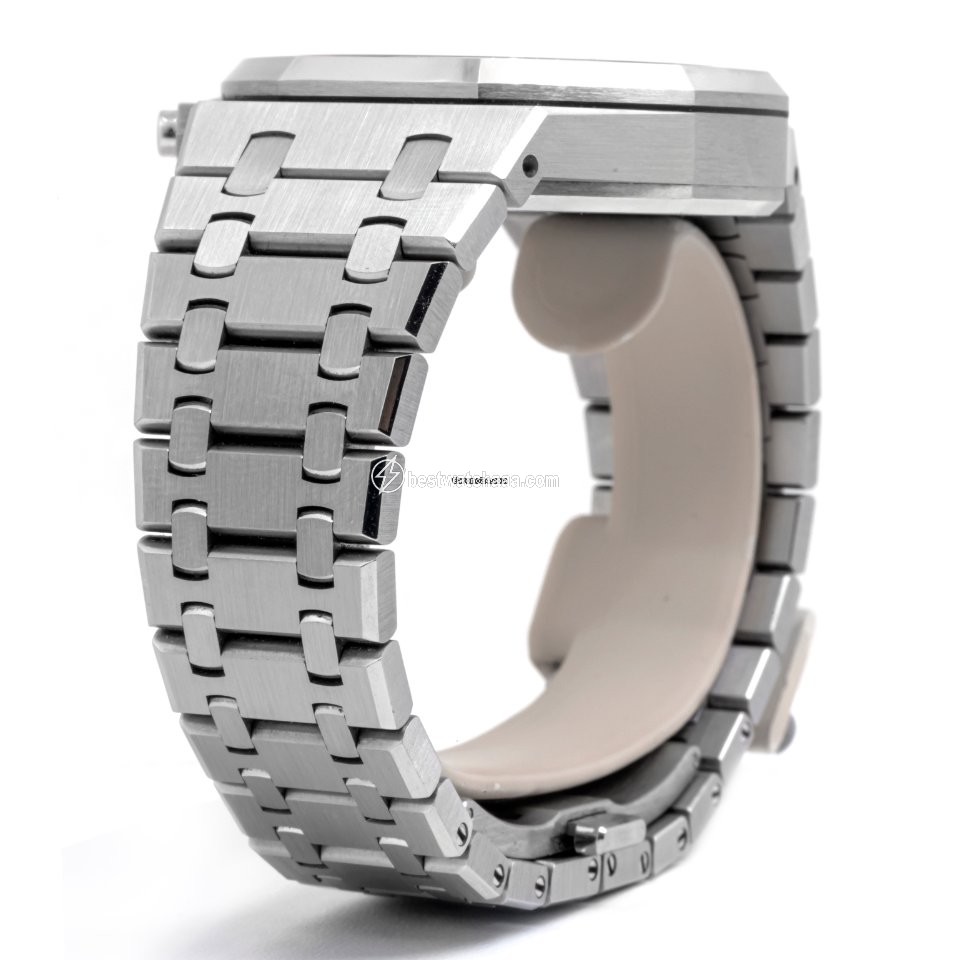 IMG_9081 Audemars Piguet Royal Oak Chronograph Mens watch Unisex Automatic Steel 26331ST.OO.1220ST.03 Replica 5