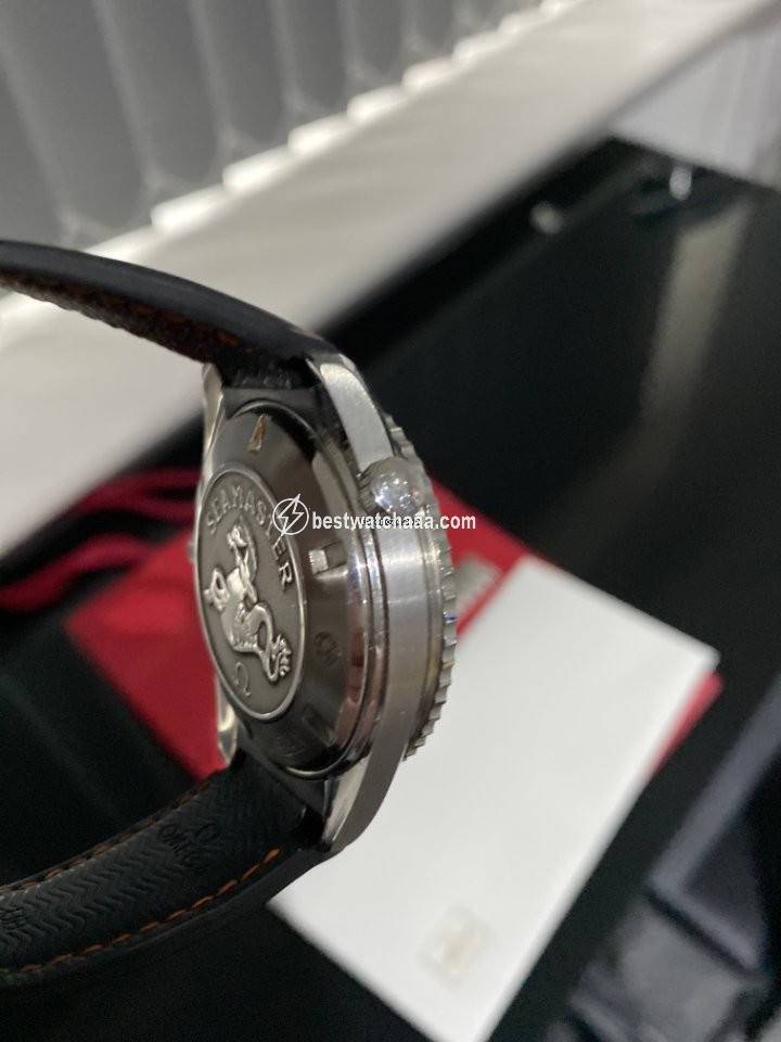 IMG_9081 Omega Seamaster Planet Ocean Mens watch Unisex Automatic Steel 2900.51.82 Replica 5