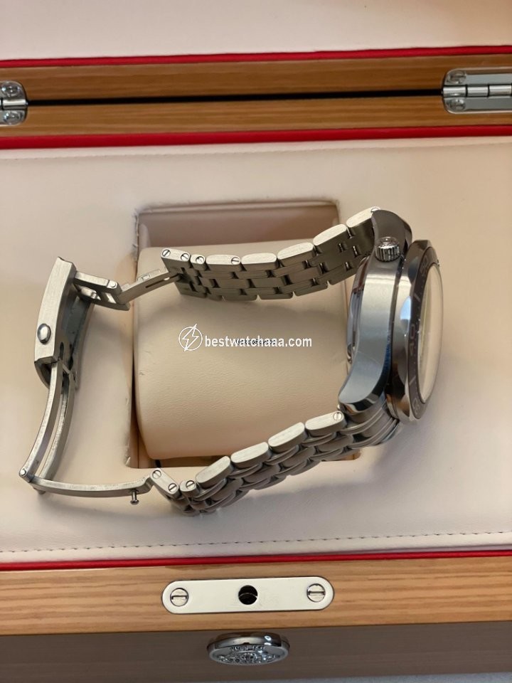 IMG_9081 Omega Seamaster Diver 300 M Mens watch Unisex Automatic Steel 212.30.44.50.01.002 Replica 5