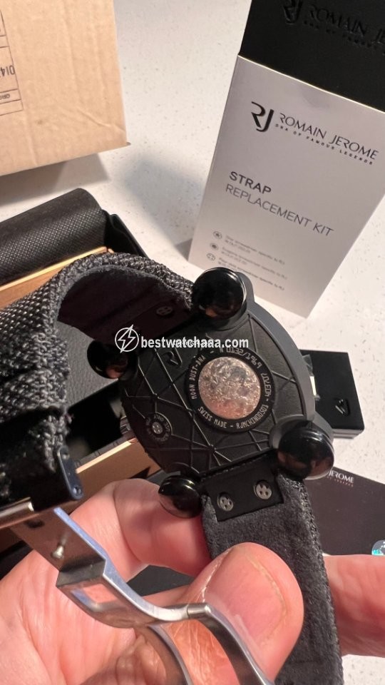 IMG_9081 Romain Jerome Moon-DNA Mens watch Unisex Automatic Steel RJ.M.AU.IN.005.01 Replica 5