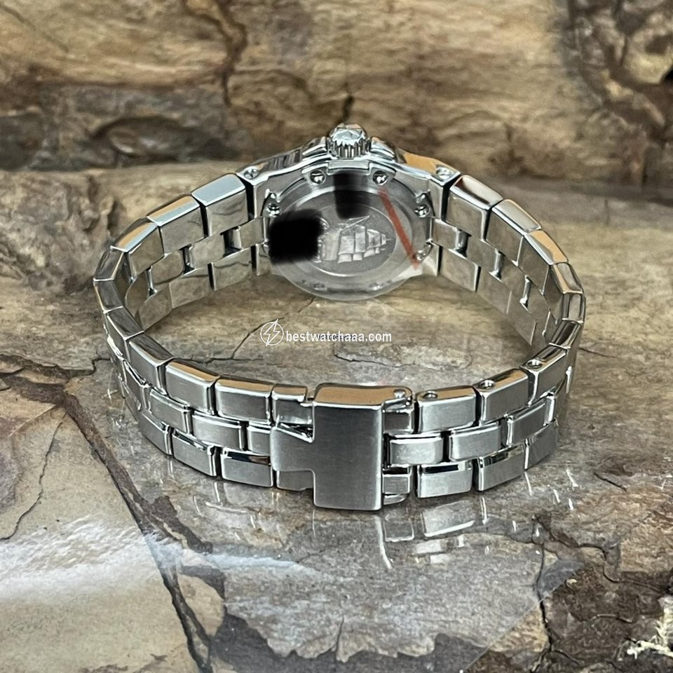 IMG_9081 Vacheron Constantin Overseas Quartz Steel 16050 Replica 5
