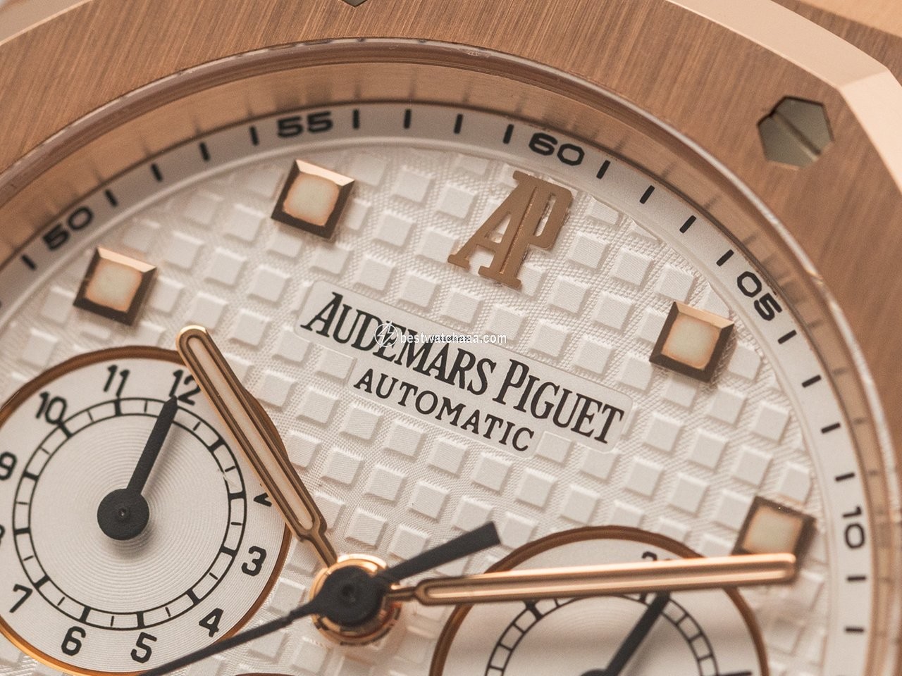 IMG_9081 Audemars Piguet Royal Oak Chronograph Mens watch Unisex Automatic Rose gold 26220OR Replica 5